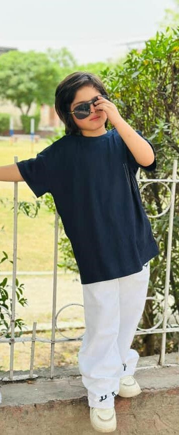 Boys Blue texture tee with fake thread pocket